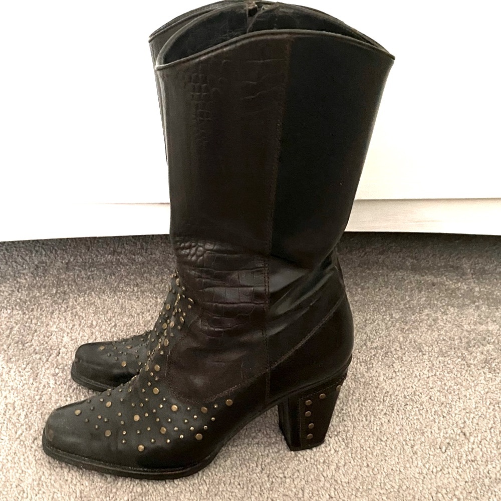 Stuart WEITZMAN Western Studded Leather Mid-Calf cowboy boot